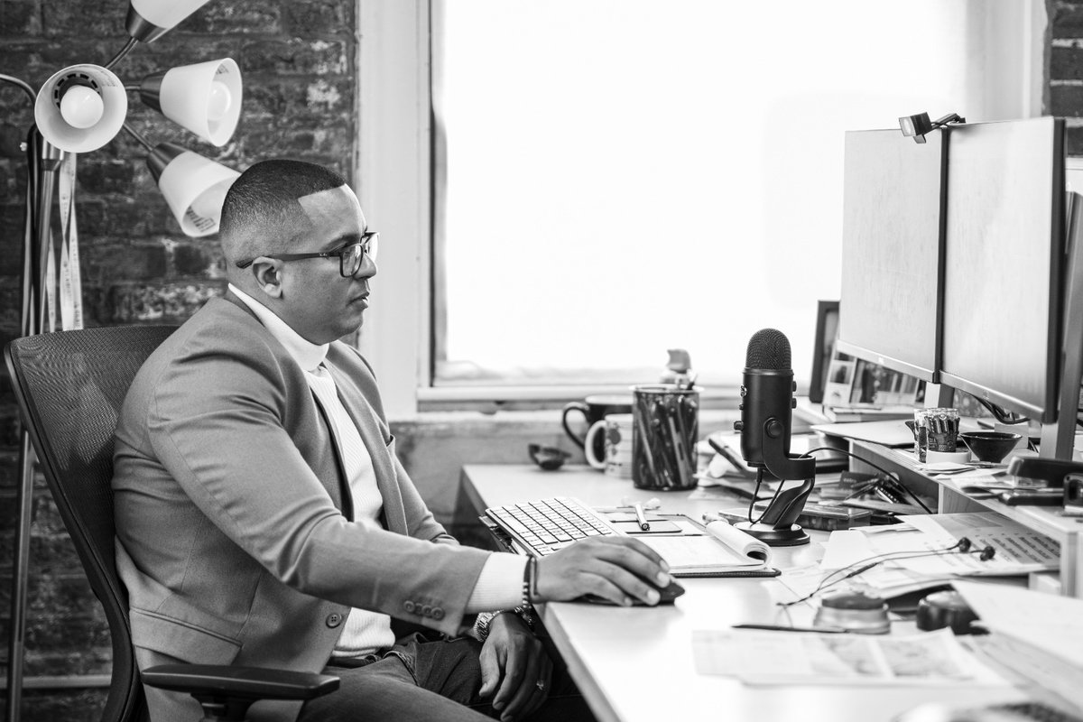 Flow_Design_'s tweet image. Happy Birthday to the visionary and founding principal of Flow Design Architects, Darguin Fortuna and a year filled with continued success and joy! #HappyBirthdayDarguinFortuna #FlowDesignArchitects #Architecture #Innovation #DiversityPipeline #RoleModel #Inspiration