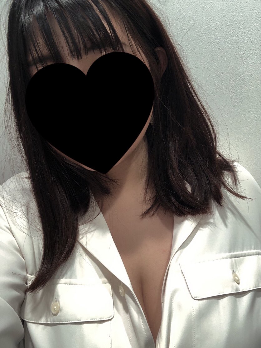有人說溝溝太深是性感比較多🥲
所以這樣是有比較好🥹 https://t.co/nwWzDjf6kj