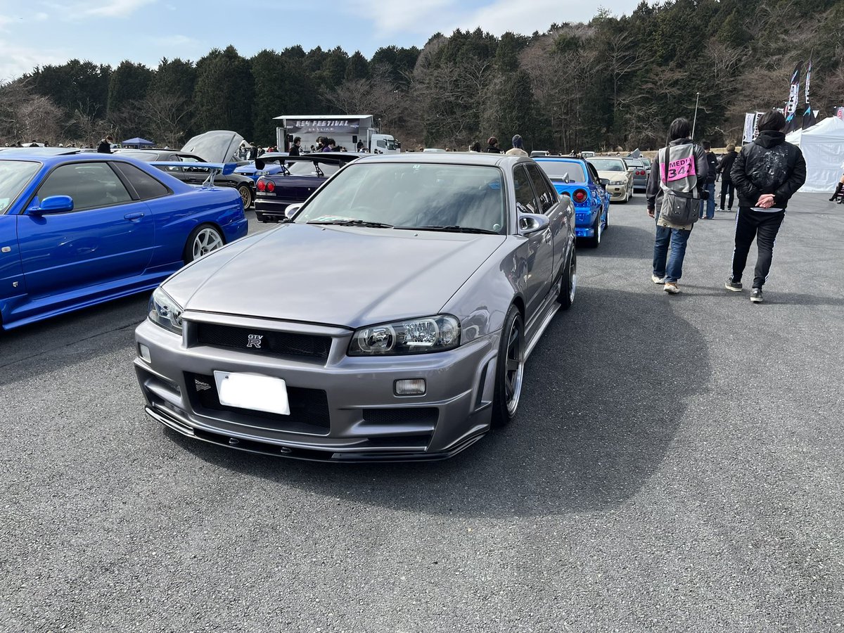 Maguro3429's tweet photo. 初めての34祭！
かっこいい34ばかりで見てて幸せな気持ちになりました。
特に自分好みの2台に投票させていただきました。
ドリフトも見れて大満足！！
#34祭り https://t.co/uVDnReTdve