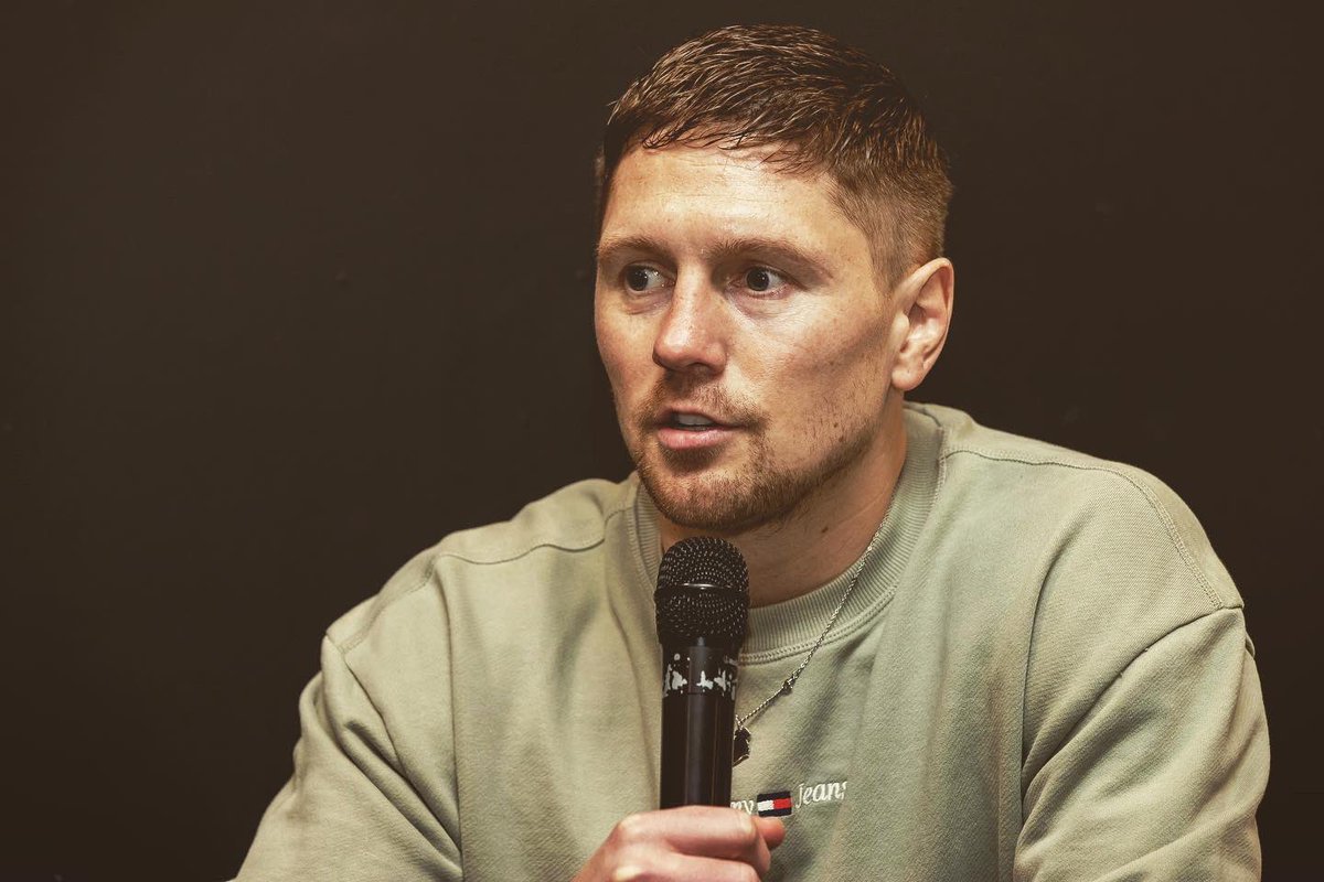 elitesportpromo's tweet photo. "𝘐'𝘮 𝘤𝘰𝘮𝘪𝘯𝘨 𝘣𝘢𝘤𝘬 - 𝘯𝘰𝘵 𝘫𝘶𝘴𝘵 𝘵𝘰 𝘧𝘪𝘨𝘩𝘵 𝘧𝘰𝘳 𝘢 𝘸𝘰𝘳𝘭𝘥 𝘵𝘪𝘵𝘭𝘦 𝘢𝘨𝘢𝘪𝘯. 𝑰'𝒎 𝒄𝒐𝒎𝒊���𝒈 𝒃𝒂𝒄𝒌 𝒉𝒆𝒓𝒆 𝒕𝒐 𝒘𝒊𝒏 𝒂 𝒘𝒐𝒓𝒍𝒅 𝒕𝒊𝒕𝒍𝒆."

- @jay_quigley 

𝓣𝓱𝓮 𝓡𝓮𝓽𝓾𝓻𝓷 🇮🇪
𝚀𝚄𝙸𝙶𝙻𝙴𝚈 | 𝙿𝙾𝚄𝙻𝚂𝙴𝙽
Dublin, April 01 https://t.co/hIvUidkBxm