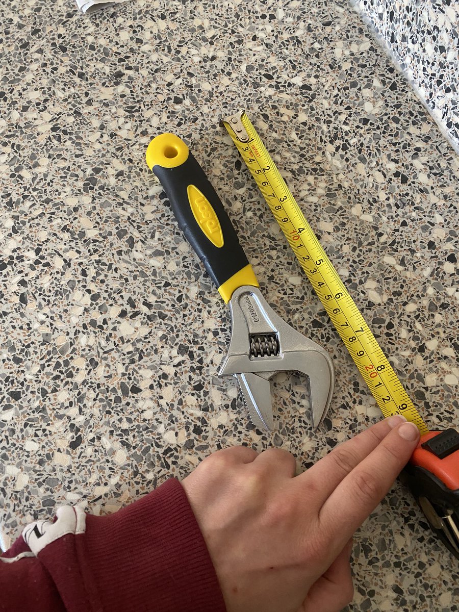 tarapitman's tweet photo. @easyJet am I able to take this to Tenerife in hand luggage? It’s not sharp on bladed? (Will buy a new one in sealed packing to take) https://t.co/7lWYU5Wq3F