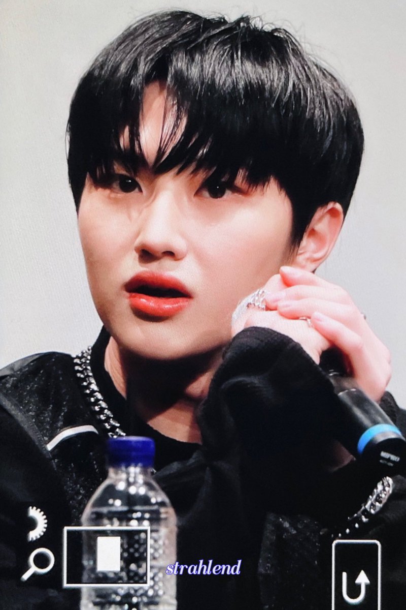 strahlend_th's tweet photo. 230305 ✌🏻

#TNX #최태훈 #태훈 #TAEHUN https://t.co/1A2O3Jrfeu