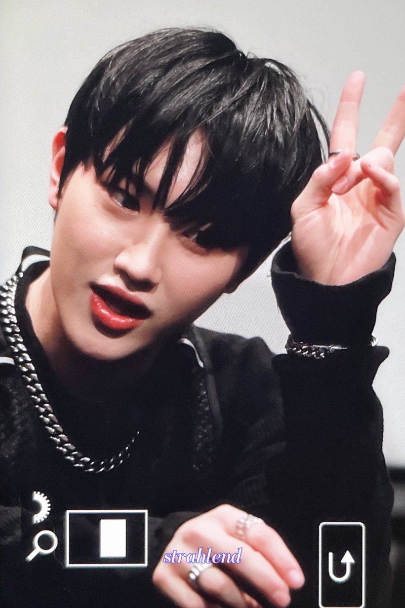 strahlend_th's tweet photo. 230305 ✌🏻

#TNX #최태훈 #태훈 #TAEHUN https://t.co/1A2O3Jrfeu