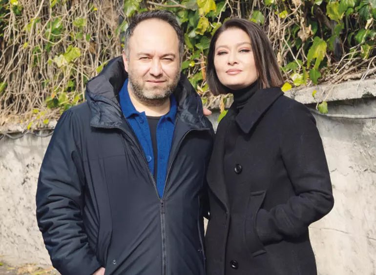 Nurgül Yeşilçay: “Bazı insanlar yardım etmek için bölgeye gitti ama afette ilkyardıma dair bilgileri yok. Yani çadır yok, uyku tulumu yok, hiçbir donanımın yok; neden oradasın? Fotoğraf çekmek için mi? İnsanların işini engellemek için mi?”

(Hakan Gence-Hürriyet)