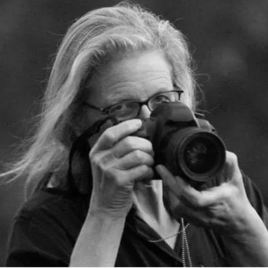 Quotabelle's tweet photo. Chance •
Annie Leibovitz • portrait photographer • culture chronicler

quotation source: British GQ • interview • 11•2011
#quotabelle #annieleibovitz #photographer #herstory #womenshistorymonth #quotationsbywomen #nudgeword #chance #sundayvibes #beautifullysaid https://t.co/5dE0iWvRYt