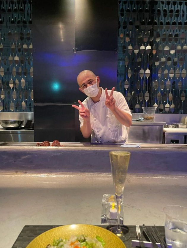 Ofeh4's tweet photo. cute chef https://t.co/ZyACeNVADT