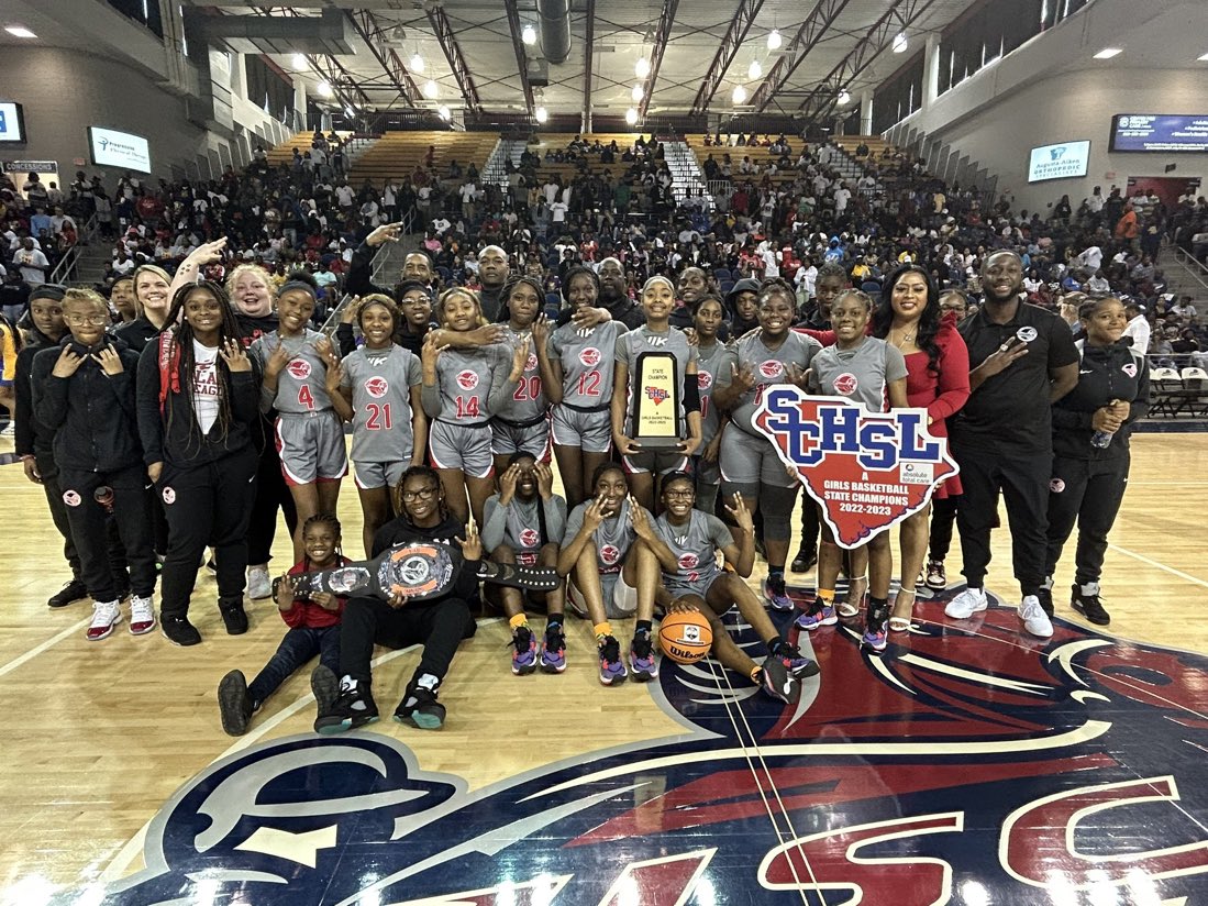 Congratulations @MilitaryMagnetE on winning the @SCHSL 1A #StateChampions ‼️‼️‼️‼️

#PalmettoStateBallers 🏀🏆