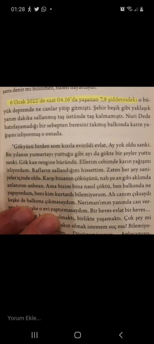Nasıl bir simülasyon içindeyiz anlamak kolay değil

Emrah Tunç tarafından kaleme alınıp 2021 de yayınlanan Balkon romanında:
6 Ocak 2022 günü saat 04:16 da 7.8 büyüklüğünde deprem yaşanıyor..
Bir ay bir yıl fark ile neredeyse saati saatine büyüklüğüne kadar deprem denk gelmiş 🤷‍♂️