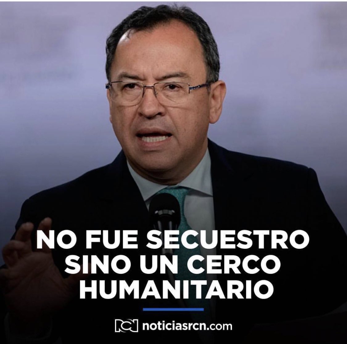 ghitis's tweet image. ¿Al policía lo degollaron de una forma muy humana?