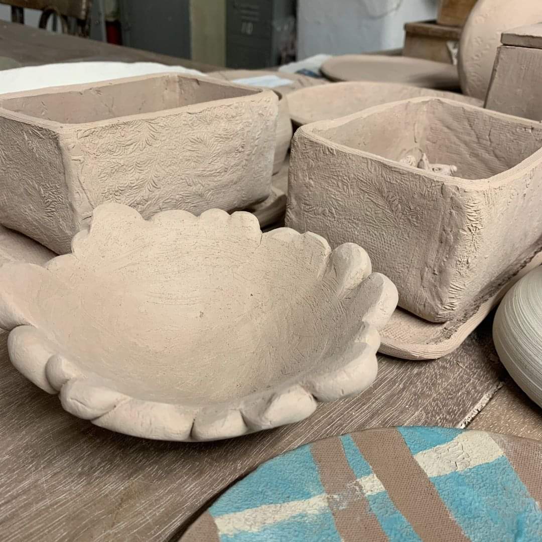 Family pottery is back <a href="/SwarthmoreLeeds/">Swarthmore Leeds</a>! Starts Wednesday 4pm - 6pm- don't miss out. 
Great fun after school activity. 
Sign up via the website! swarthmore.org.uk
#afterschool
#familyfun #clay #Creative