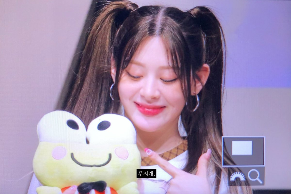 iridescentstayc's tweet photo. 230305 #스테이씨 #STAYC #세은 https://t.co/wOinkBqkc4