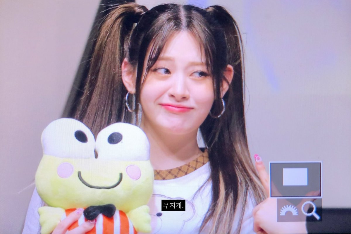 iridescentstayc's tweet photo. 230305 #스테이씨 #STAYC #세은 https://t.co/wOinkBqkc4