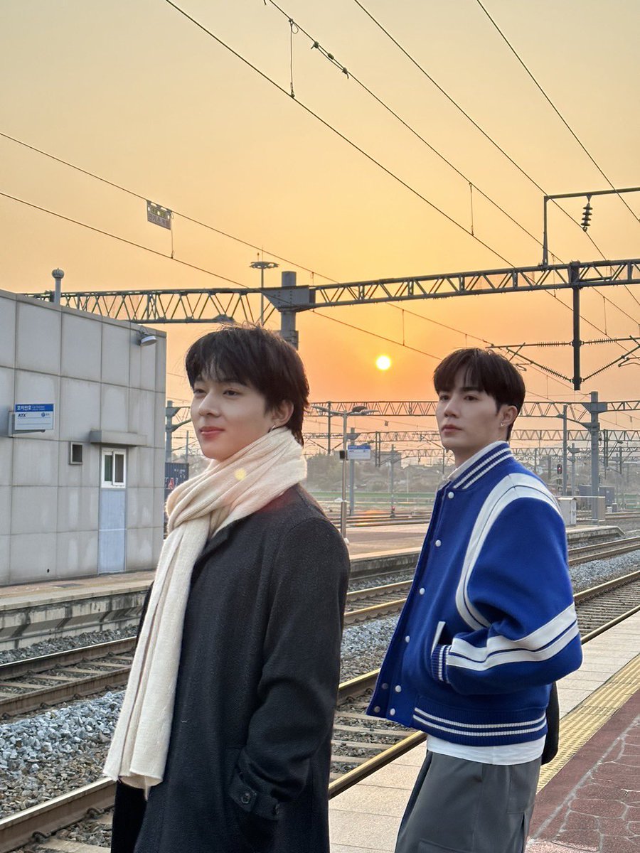 ZeeNuNew0506's tweet photo. Hello my lovesssss, its me Red

Im just stopping by, I dont know if y'all still remember me but I miss yall😭🤍 how are yall here and our boyssss👋 https://t.co/fw5aQDEocZ