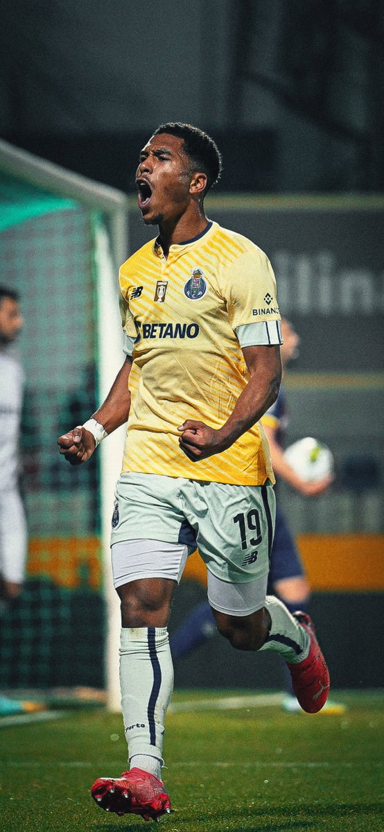 O_fr4nces's tweet photo. Grupo Desportivo de Chaves x @FCPorto https://t.co/WqhzmqZgG3