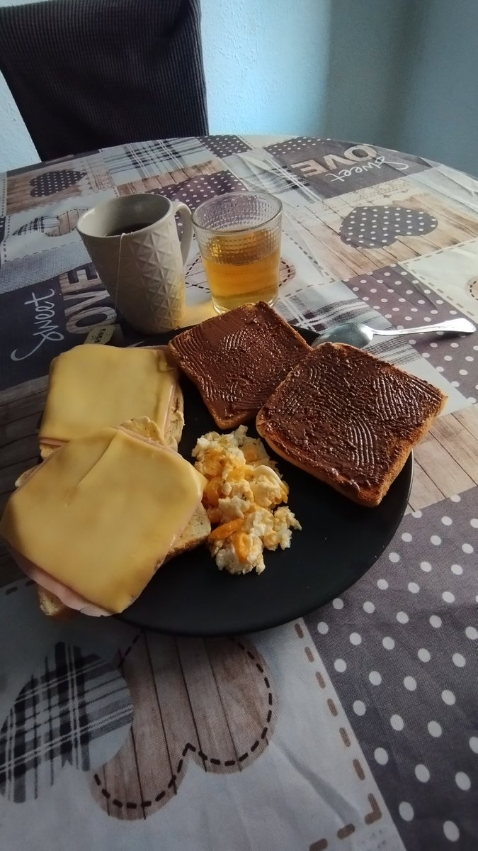 babamiDreads's tweet photo. Consentirme con comida es mi pasión.. 😌 

Hay mucha reflexión detrás de esto, una introspección gigante y una aceptación bondadosa. 

Nadie lo sabe, pero cada día es mágico ✨ https://t.co/9VMZ0QzijP