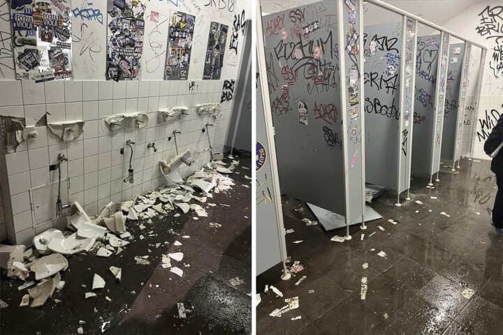 MatthiasMeisner's tweet photo. Zerstörte Toiletten im Stadion in Dresden nach dem Fußballspiel @DynamoDresden : @FCErzgebirgeAue.

Wie bei den Taliban.

Oh, wait… https://t.co/6uyuoiTmzB