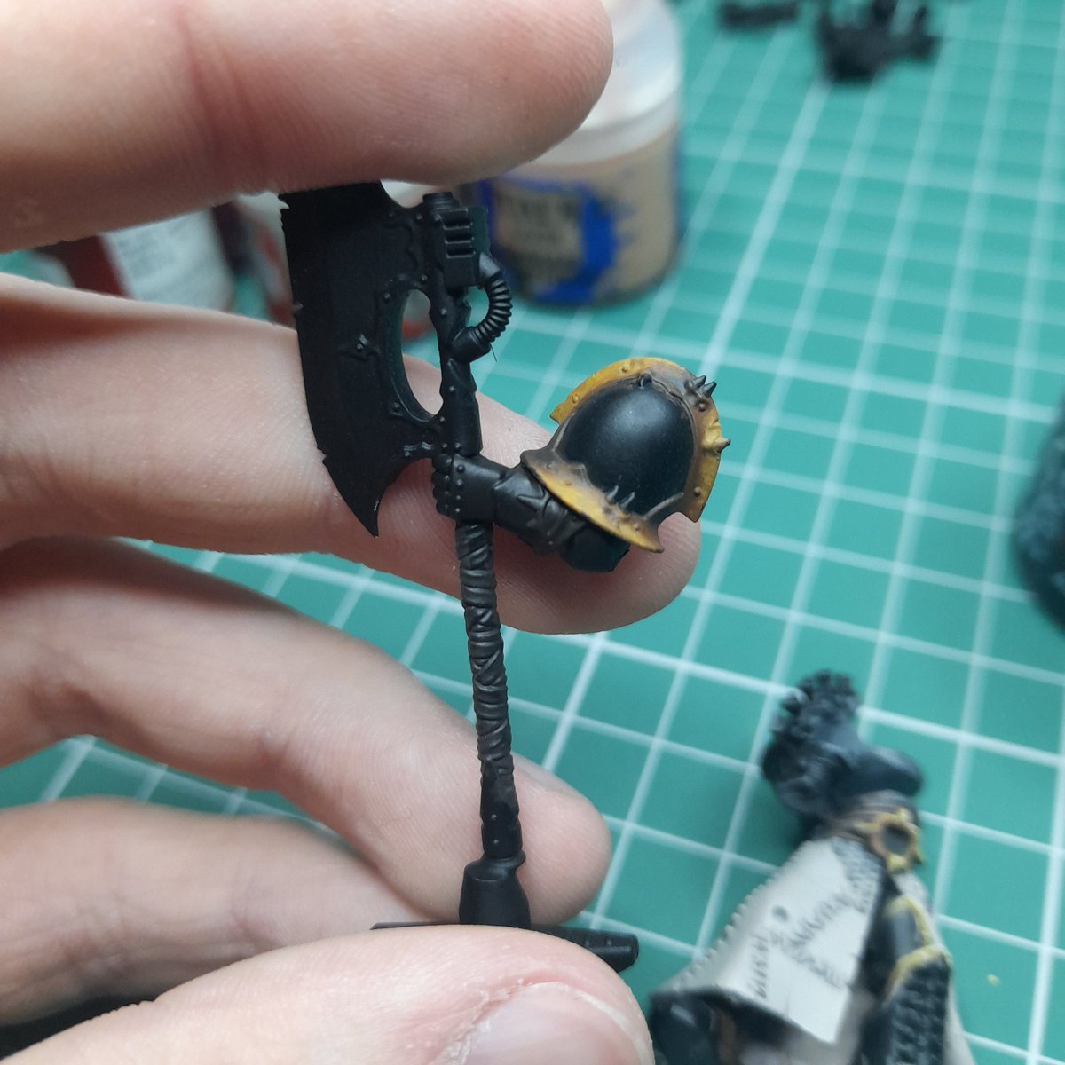 PaintMarine14's tweet photo. Made a start on my Master of Executions for #Goldendemon, I'm also trying out #NMM for the second time and I'm hoping it will look alot better
#warhammer40000 #Warhammer #Chaos #MasterofExecutions https://t.co/LcW9dXMXzf