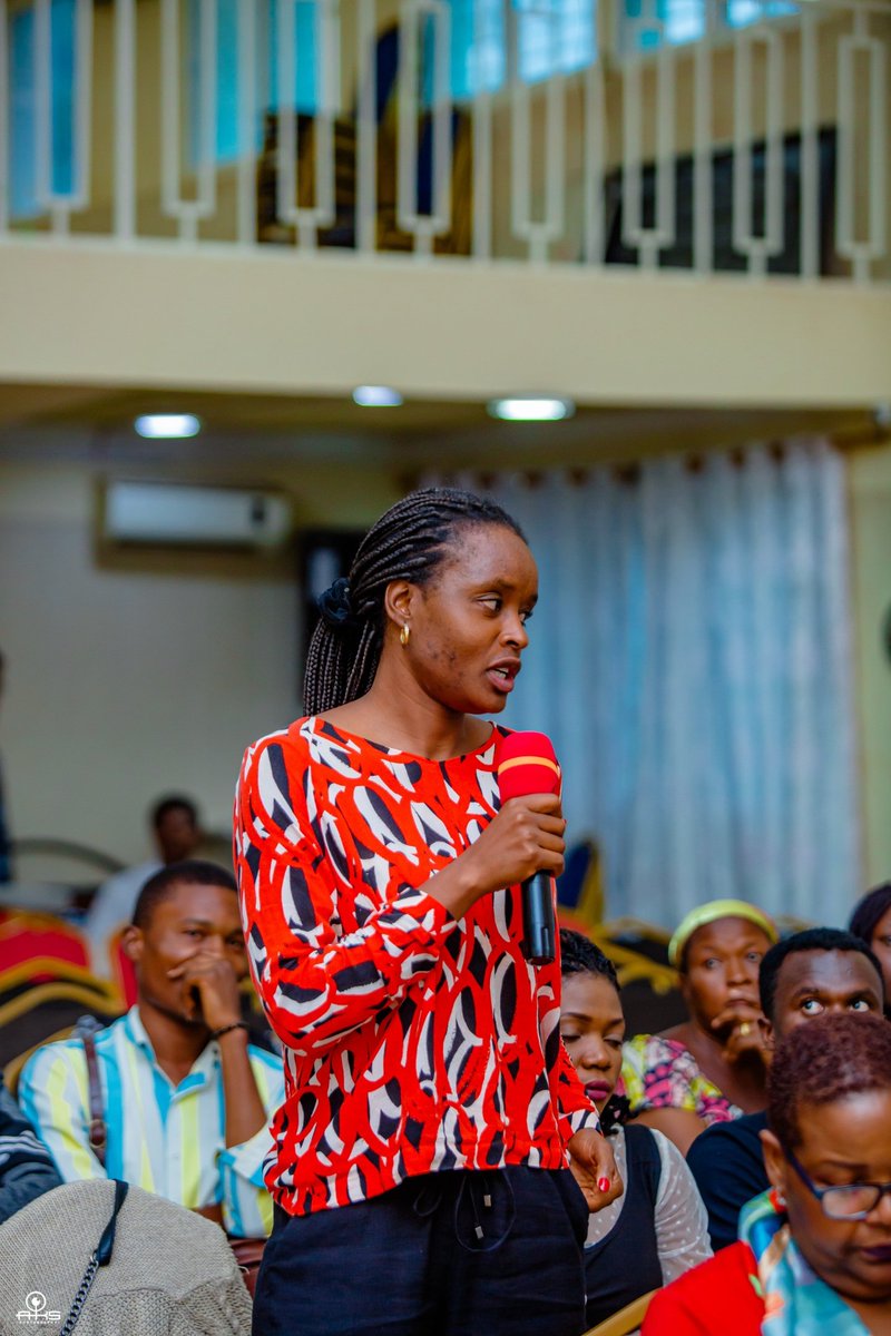 BusweInstitute's tweet photo. POLITIQUE, GOUVERNANCE ET ELECTIONS
Revivez en images le Buswe Conference qui s'est tenu le 3 Mars 2023 dans la salle ARRUPE à Lubumbashi et Dites-nous en commentaire quand et où souhaiterez-vous que soit organisé le prochain Buswe Conference.
#busweconference https://t.co/MnBvEsUC9N