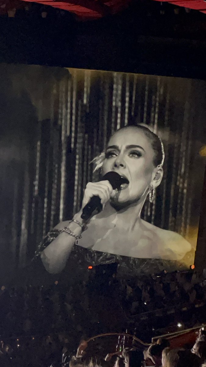 Mokaxino's tweet photo. This is what dreams are made of ✨
#weekend14 @Adele @AdeleAccess @Adelettes2 https://t.co/04ZiJzztMg