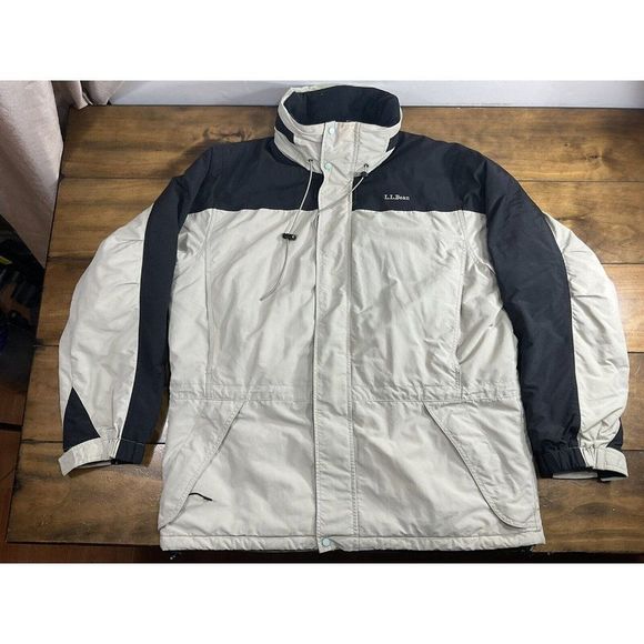 EncoreAddict's tweet photo. So good I had to share! Check out all the items I'm loving on @Poshmarkapp #poshmark #fashion #style #shopmycloset #lululemon #llbean: https://t.co/Y759wJtUs9 https://t.co/IluzAWfQ9Q