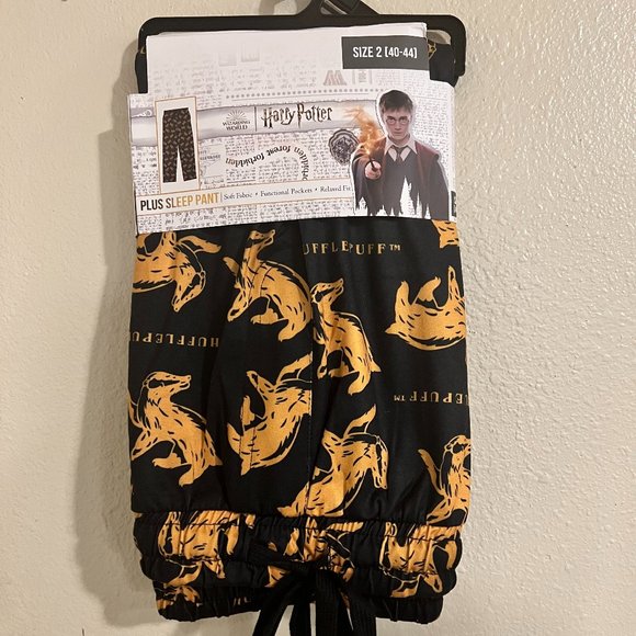MDNelson49's tweet photo. So good I had to share! Check out all the items I'm loving on @Poshmarkapp #poshmark #fashion #style #shopmycloset #dockers #hottopic #bugatchi: https://t.co/h3xxnANb07 https://t.co/M6jSgYk88E