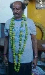 AkashVj_17's tweet photo. #SethaPaambuRAJINI
Thalaivar Mass look 😂 https://t.co/0k64SvSbxJ
