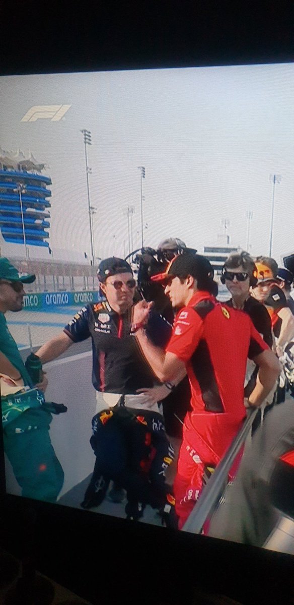 83Rrb's tweet photo. Ojala un podio hacin @Carlossainz55,@alo_oficial,@SChecoPerez 🇪🇦🇲🇽🇪🇦 https://t.co/JcUiuIfbAA