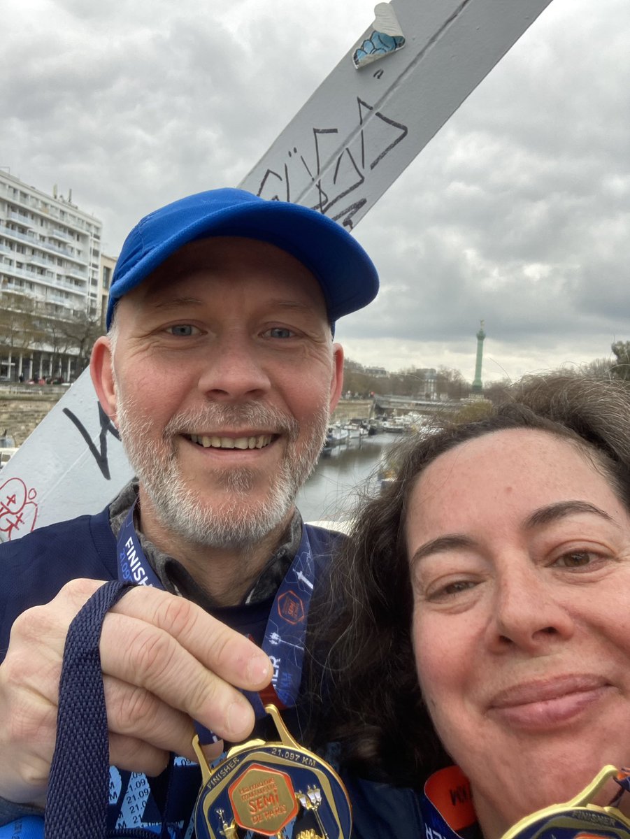 pj5911's tweet photo. And the post race selfie! Fun time had by all. Time for a well deserved glass of wine! https://t.co/c9DS4HfjnD