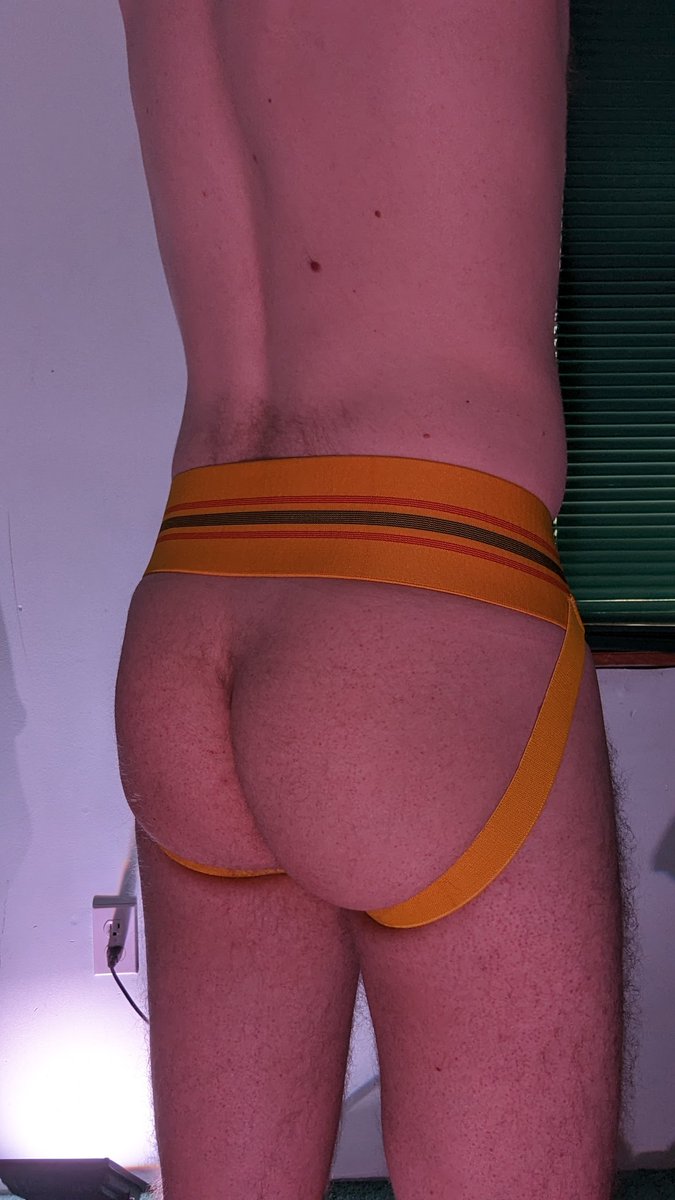 MoresChapman's tweet photo. Decided to go with a yellow jockstrap today #jockstrap #dirtyjockstrap #jockstrapfetish #underwear #hairy #foreskin #gaybear #pup #gearfetish #sportsgear #Jockstrapsunday #leather #pisspig https://t.co/rmZn8p9CHQ