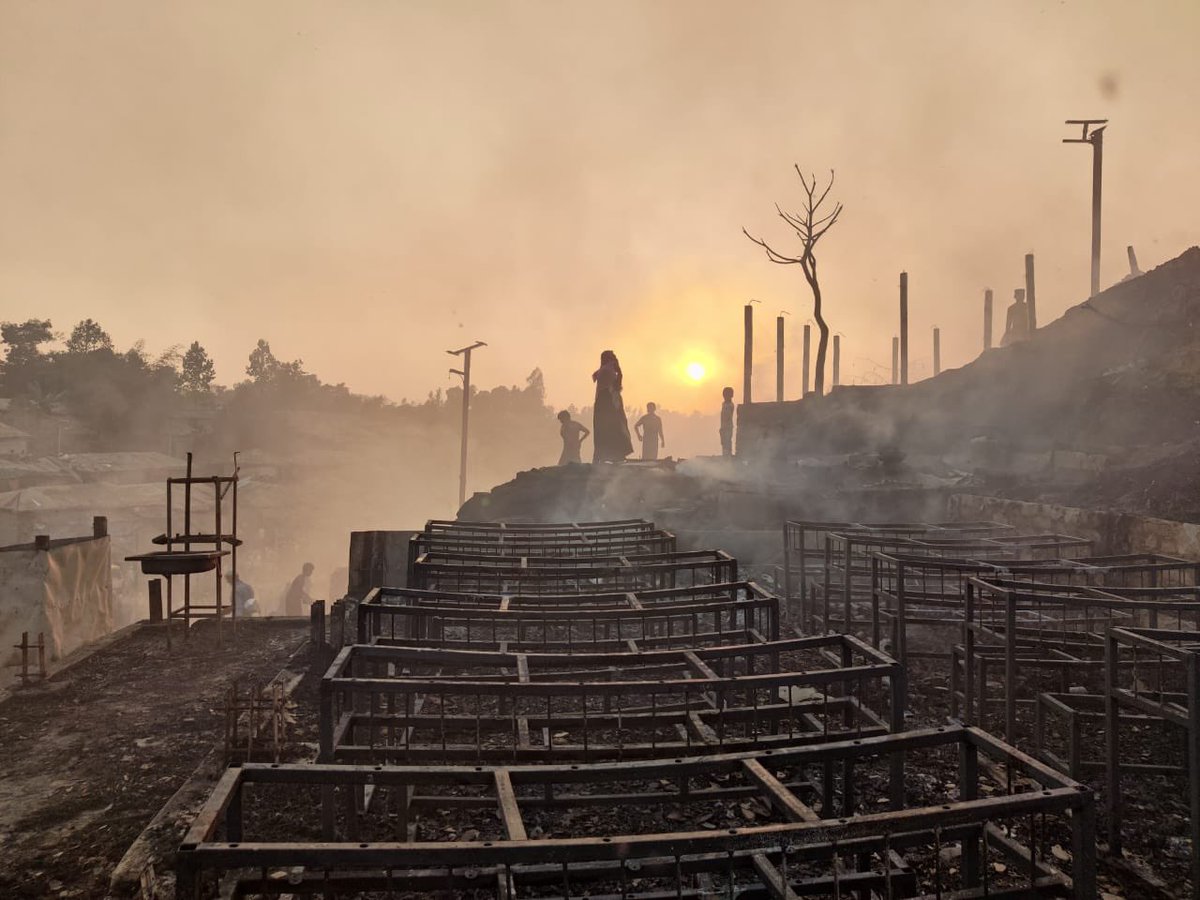 viaprakash's tweet photo. Devastating reports of fires in #Rohingya camps in Bangladesh. 32,000 people live in the shelters in worst-affected camp 11, another 66,000 in camps 9 &amp; 10. Today, 12,000+ people have lost their homes. For #refugees with so little, to lose more is 💔 https://t.co/hVa2UoGFZ9