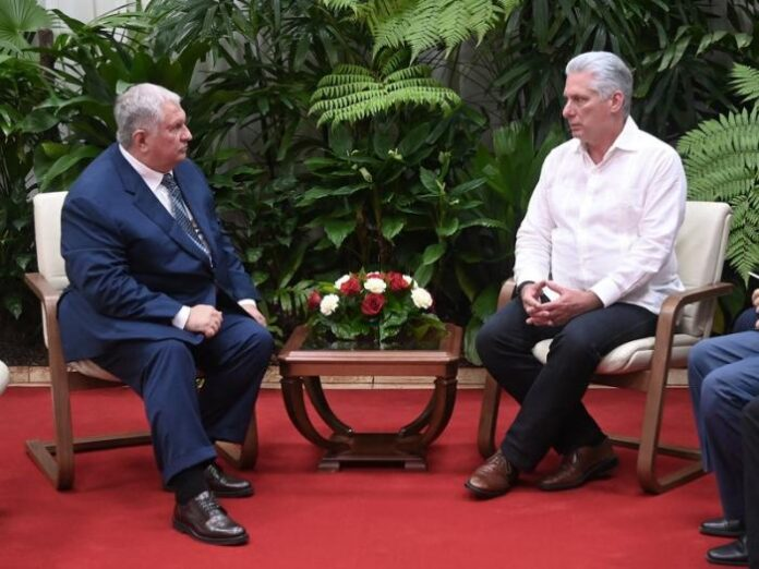 Miguel Díaz-Canel Bermúdez, Primer Secretario del Comité Central del Partido Comunista de #Cuba y Presidente de la República, recibió en la tarde de este sábado a Igor Sechin, director Ejecutivo de la petrolera rusa Rosneft. radiosurco.icrt.cu/recibe-diaz-ca… #MejorEsPosible