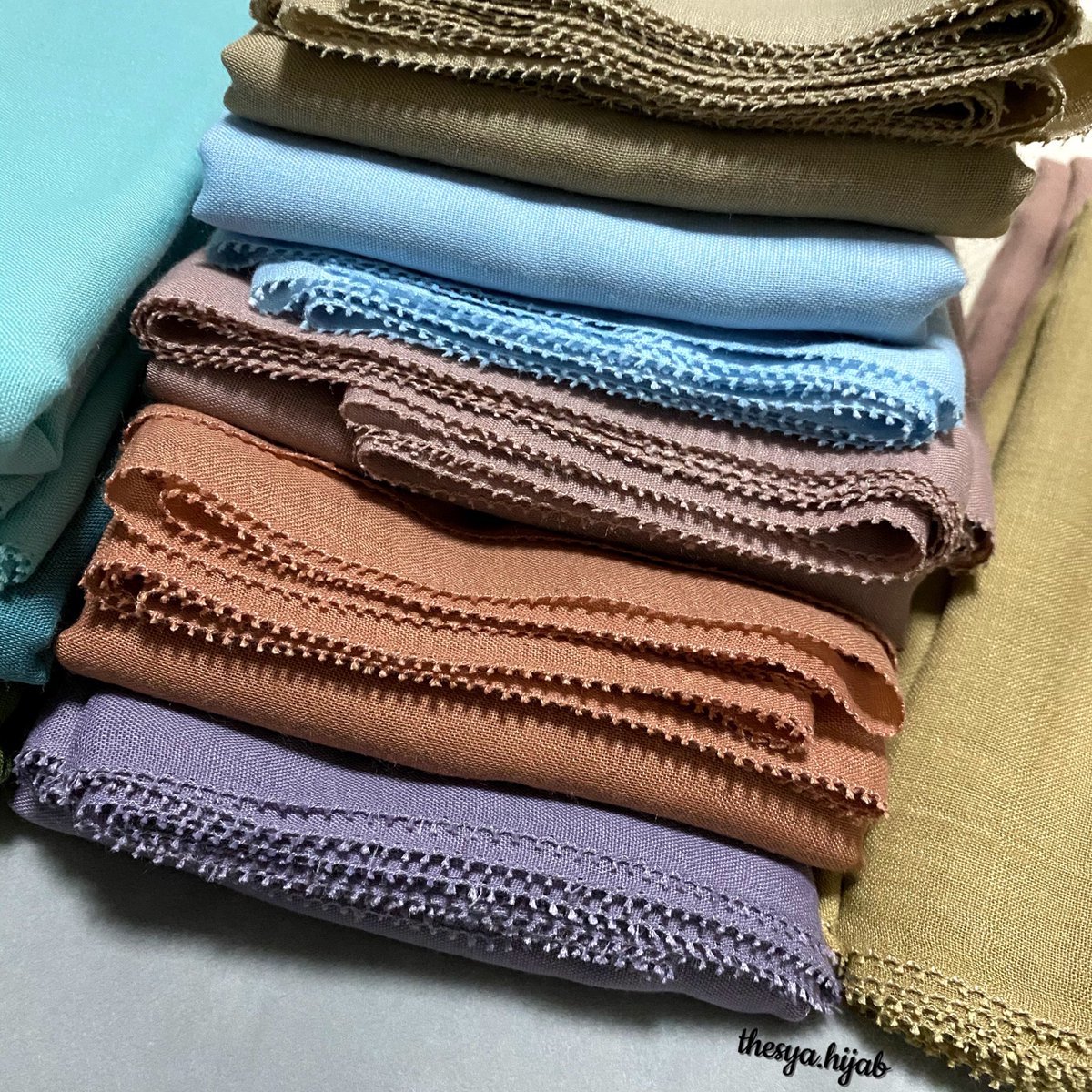 thesyahijab's tweet photo. Ramai yang dah cari tudung raya kan, yang belum jumpa tu this one is for you! 😍 https://t.co/CtRpOP0CZK