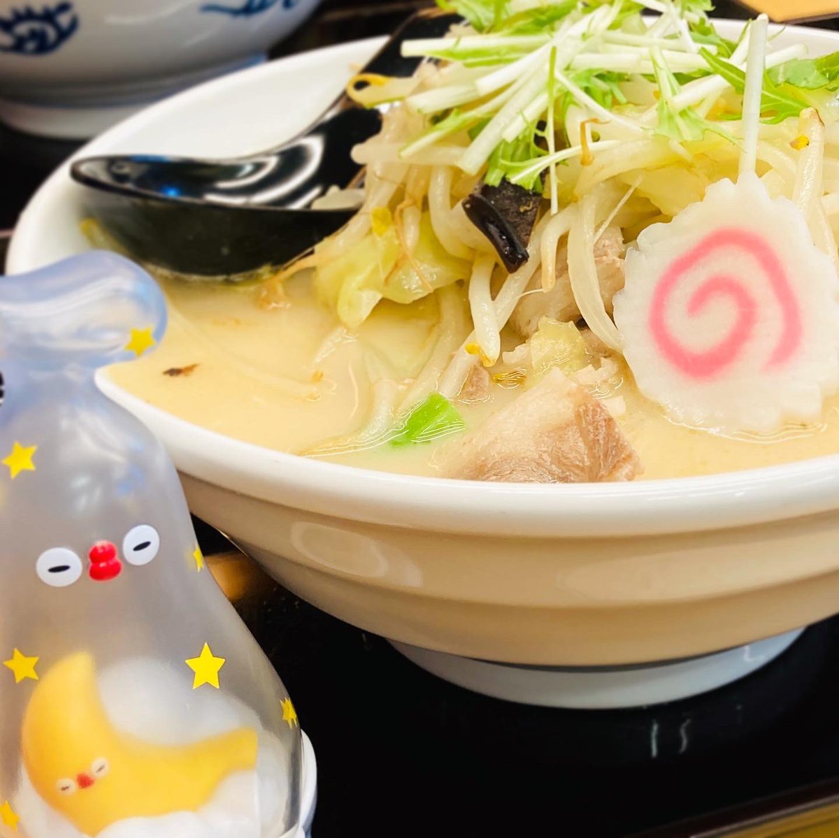 AliceRoom26's tweet photo. 最初に連れて行ったのが、山田太郎🍜でごめんw
しかもテキトーに撮ってごめんw
#bananaboo #flabjacks #バナナブー @flabjacks #popmart #ポップマート #デザイナーズトイ https://t.co/dubyLc3VeZ