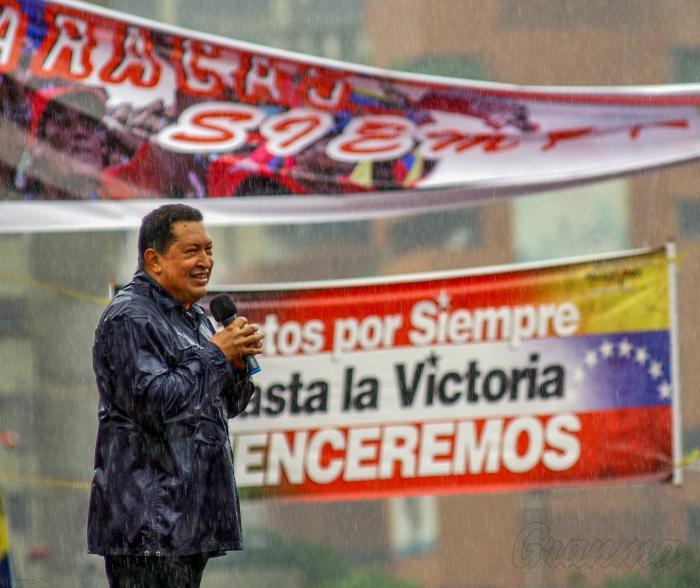 WBenavides_MRT's tweet photo. Con grandes ideales, anecdotas y carisma llego al corazón del pueblo, despertando conciencias para luchar por una patria libre, digna y soberana. A 10 años de la Siembra de Nuestro Comandante Eterno, reafirmamos nuestra lealtad y compromiso con su legado. https://t.co/yzX3wXBVZN