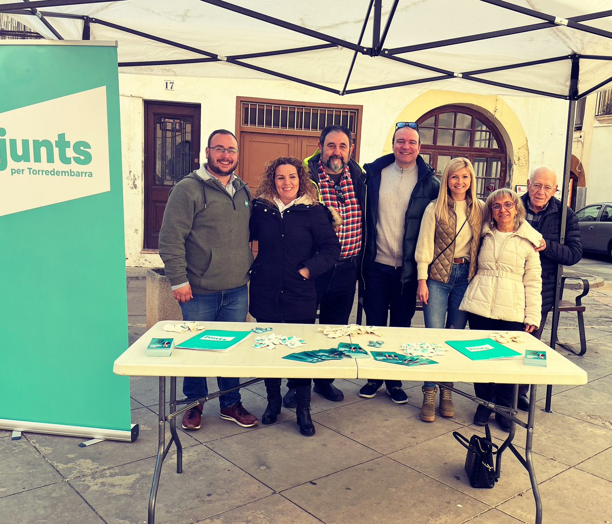 Escoltem i parlem amb els veïns i les veïnes de #Torredembarra per conèixer les seves demandes i necessitats. Seguim! 💪🏻

#laForçadelaGent
#femhojunts