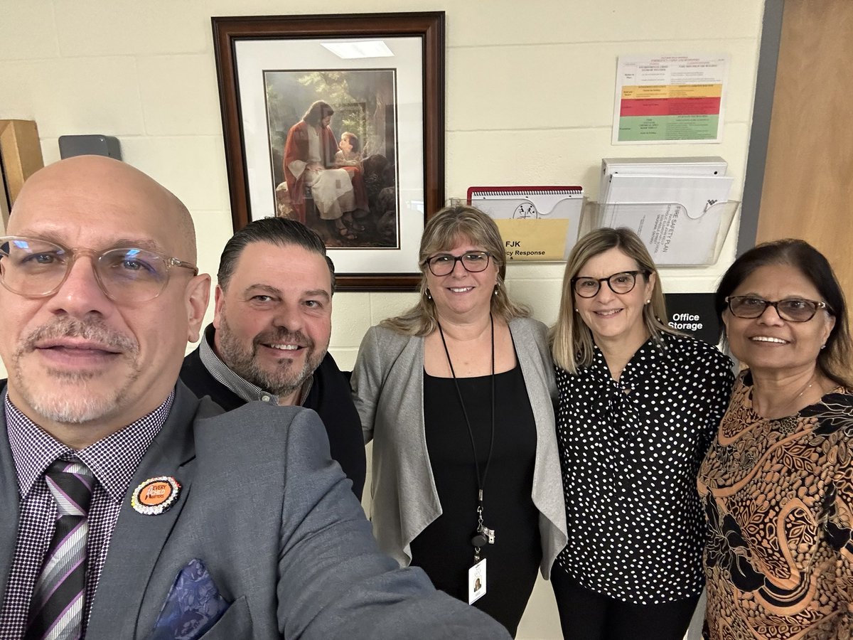 Humbled by the hospitality <a href="/FJK_ycdsb/">Fr. John Kelly CES</a>! Great things happening thanks to the awesome principal, support staff, teachers and of course the students who are fully engaged in their learning!