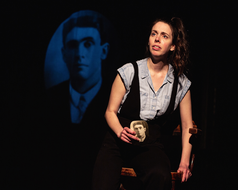 TheReviewsHub's tweet photo. #THEATRE #REVIEW My Dead @BaronsCourt_W14 @C_Hartvigsen 'Carolyn Hartvigsen is a warm and engaging performer, making the show seem like a chat over a cup of tea' ⭐️⭐️⭐️ https://t.co/LCNfg7sGDx #London https://t.co/MsV1ZflaaD