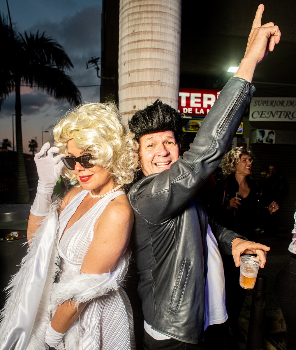 Alby_martin's tweet image. En la  💃🪩🕺  #cabalgatalpgc #carnavallpgc de ayer, disfrazado como un &quot;Monje iluminado&quot;. Lleve una #softbox con dos #AD200 de #godox,  cargado a la espalda.  Lo que me daba una luz muy suave y elevada. Algunos retratos que hice en hilo ^.^,  #strobist, #iluminacion