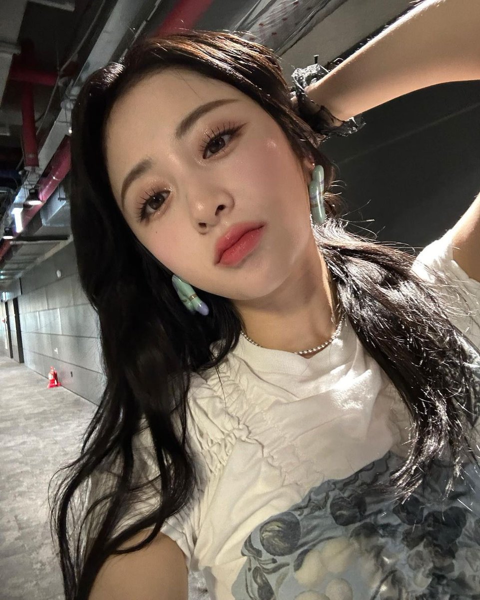 lesserafimpics_'s tweet photo. yunjin instagram update https://t.co/GV5aKVO1E1