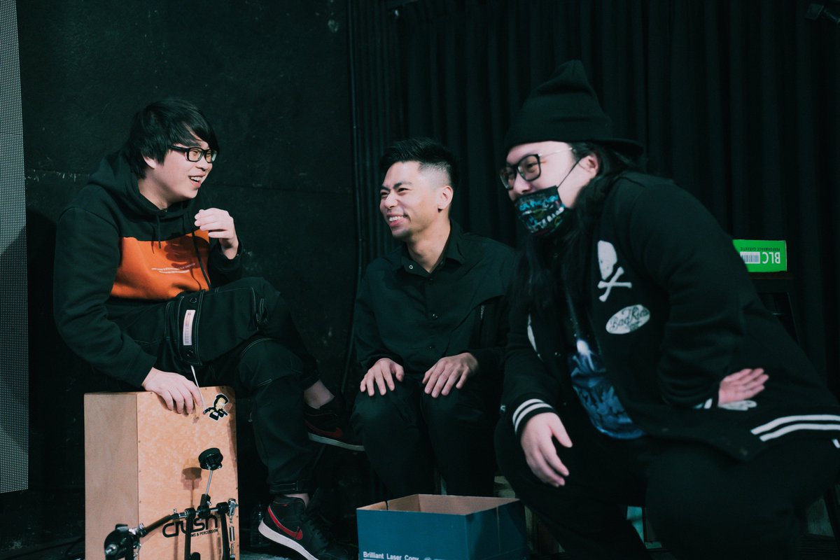 新歌發布 - 《花也許也會 demo》
streetvoice.com/FloodingBridge…
--
你在複雜的社會裡被變得太複雜時，
試著從簡單的事情裡找回你的簡單。