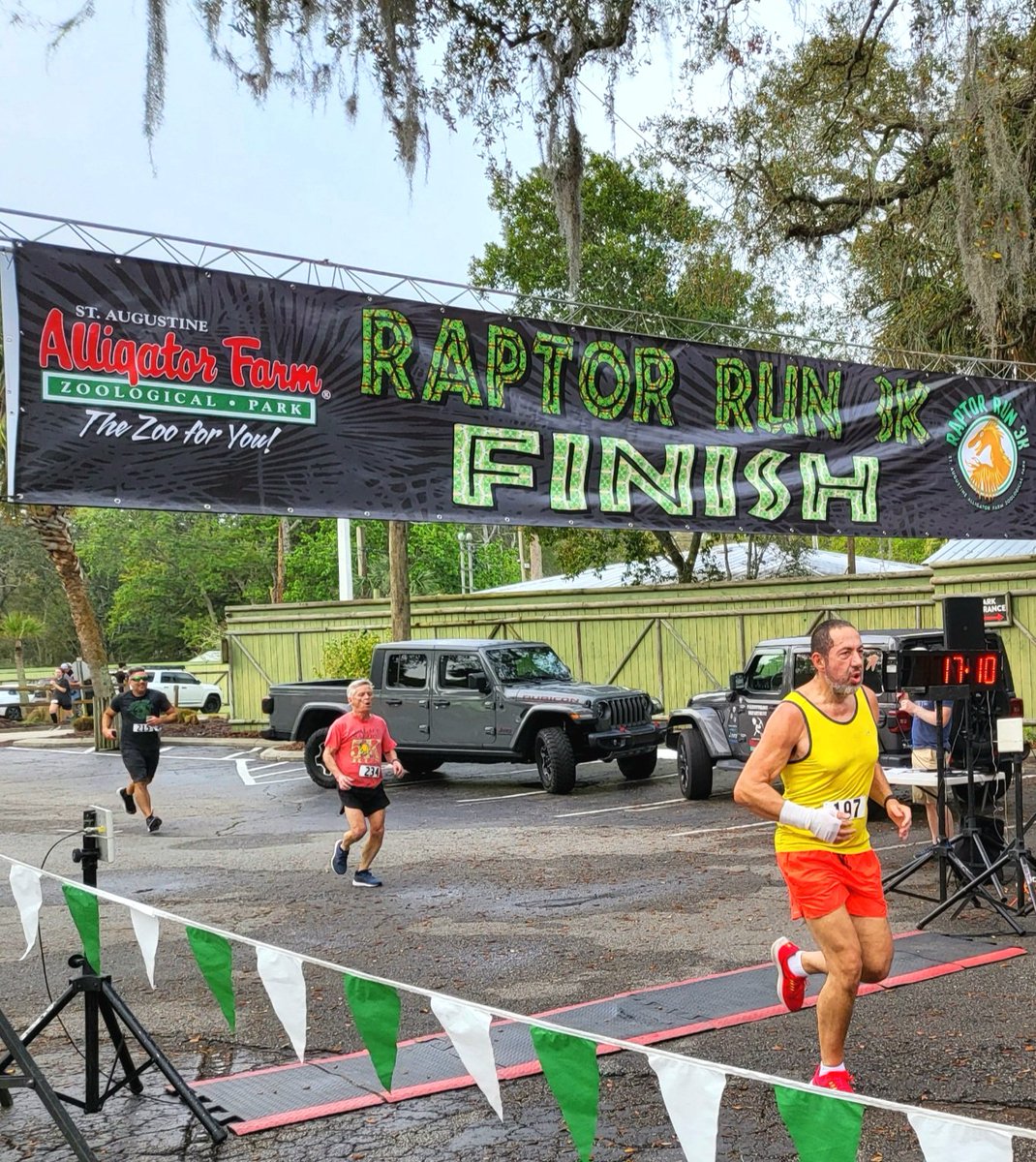 Bright and early Sunday morning, #RaptorRun #3K in #StAugustine at the <a href="/StAugGatorFarm/">StAugAlligatorFarm</a>