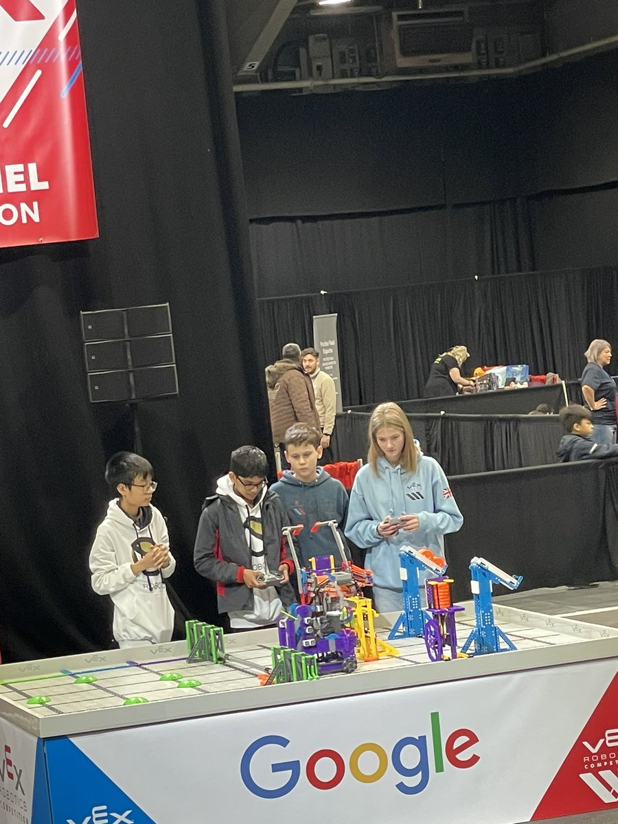 Miss_shawDT's tweet photo. Great first match for @WhickhamSchool  @VEXRoboticsUK @GirlPoweredUK https://t.co/lcQcjnxdGC