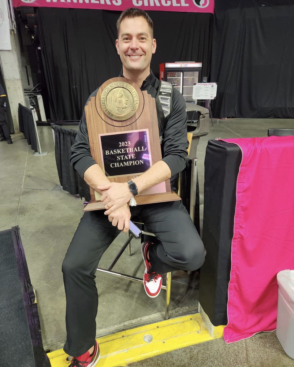 Woke up STATE CHAMPIONS!!! What a great feeling 👊🏀🐴