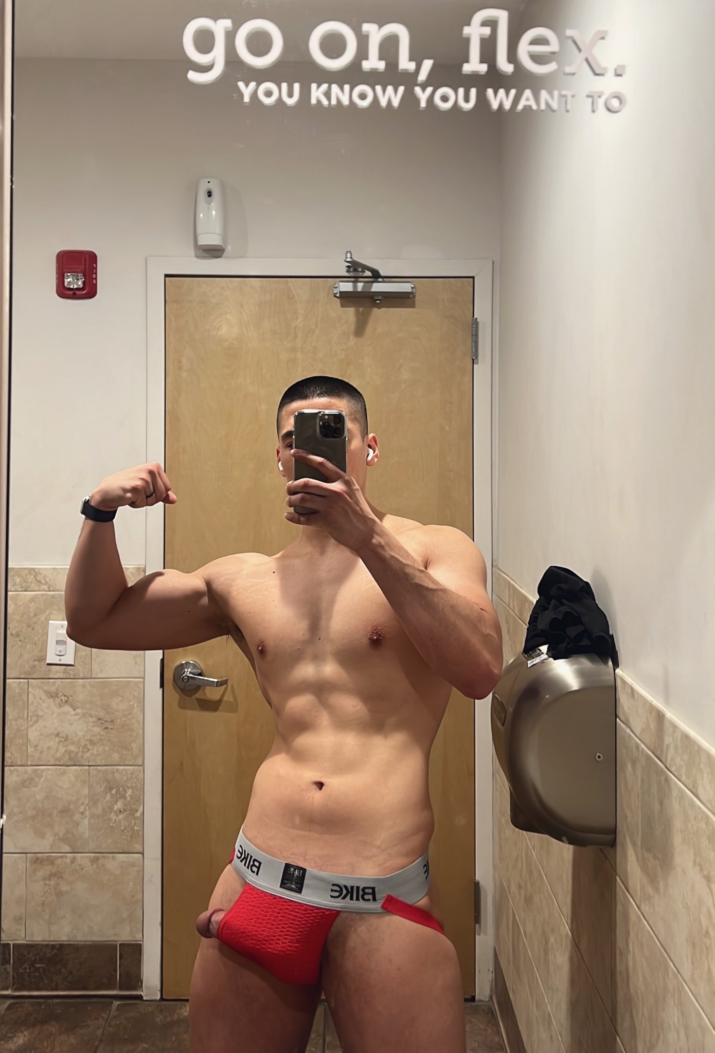 Hot muscle jocks gay sex watch online