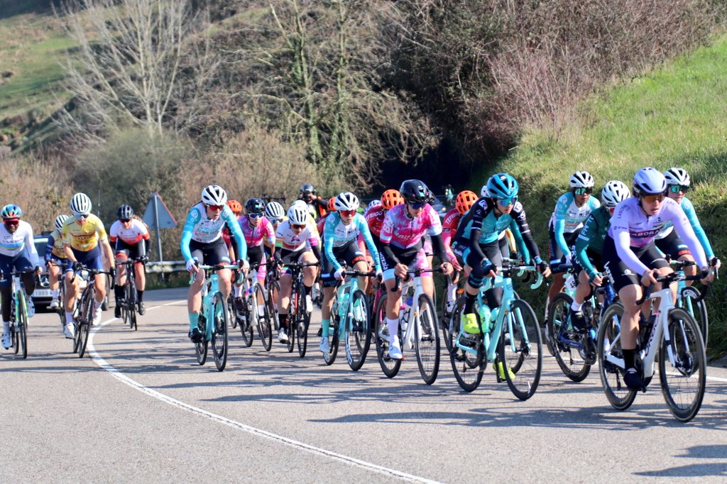 DianeIngabire14's tweet photo. Winning is about struggle and effort and optimism, and never giving up. Today My goal Was   simple Finish with Good Result. 
@WMNcycling @Andymcgra @cyclingrwanda @SRAMroad https://t.co/VYH0qy5Zwo