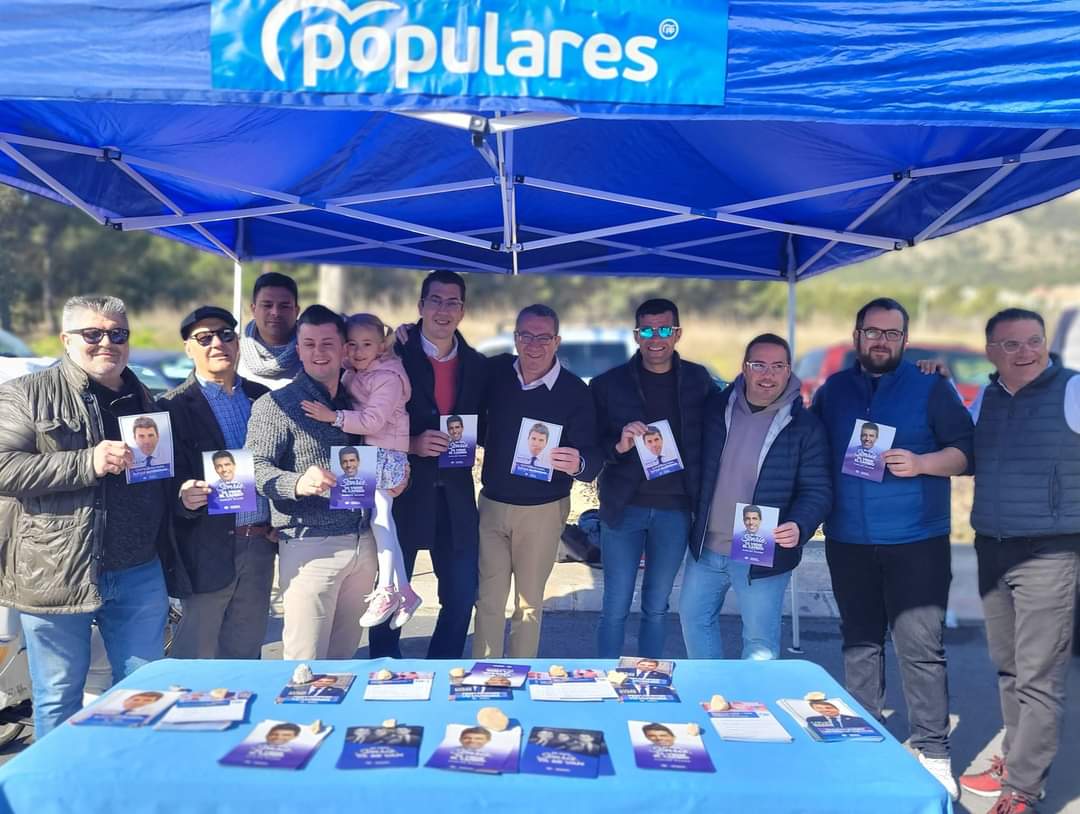 pp_polop's tweet photo. En #Polop con nuestro candidato a la Alcaldía @susmozas trasladando las propuestas del @ppcv 🤝

Con @toniperezbnd @aalmodobar @JosRamn58571137 @RubenPicoES y @maivorradevesa

SONRÍE, YA SE VAN

#MazonPresidente #SonrieYaSeVan #JoséLuisAlcalde #ACTIVAPOLOP #ACTIVAXIRLES https://t.co/2KeuxKidy2