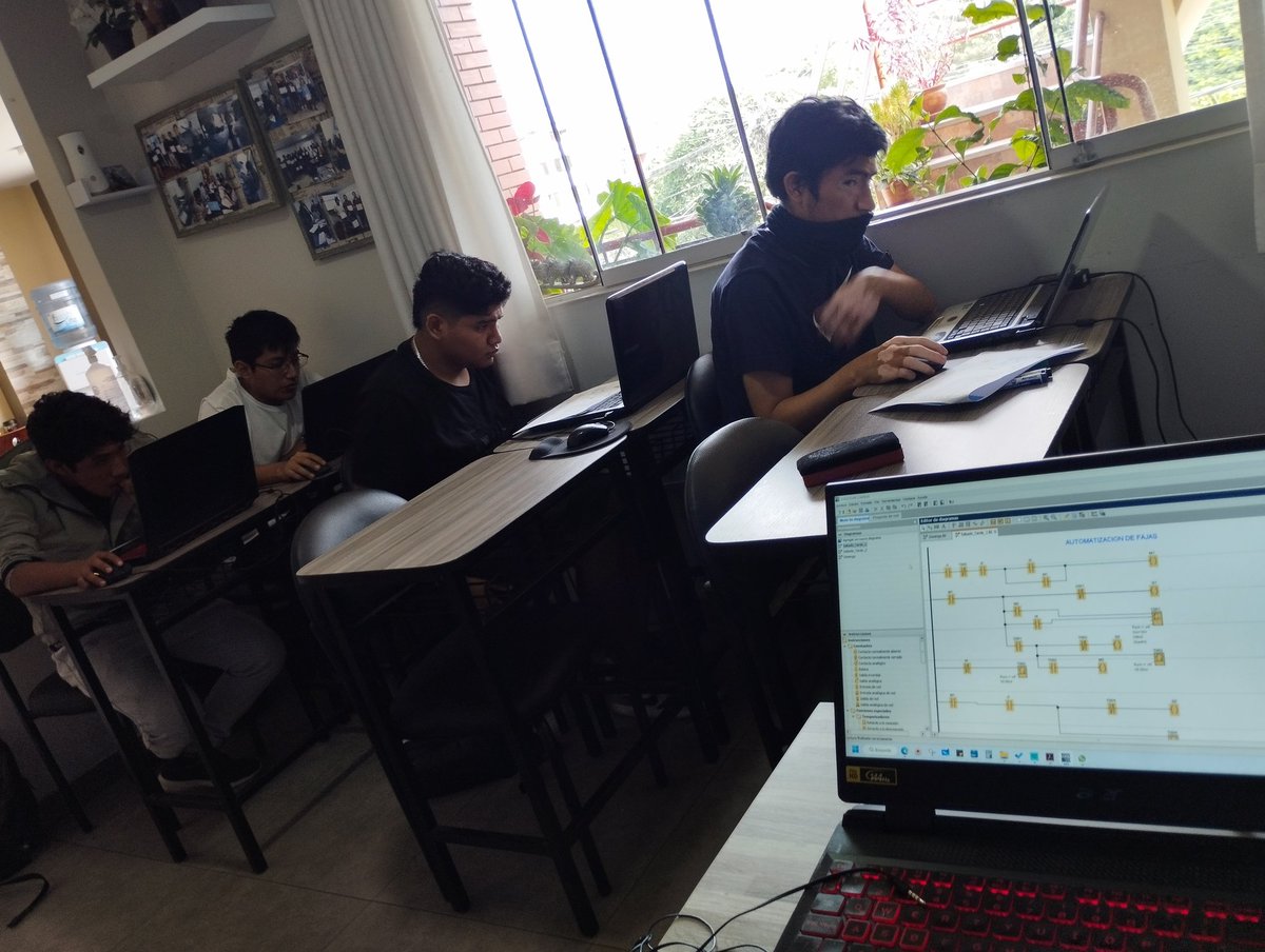 htd1989's tweet photo. Último día de clases #PLC1 desde cero en #villaglobal ... Primer proyecto parctico del día..
¡¡feliz domingo a todos!!! https://t.co/PlInj7TzcU