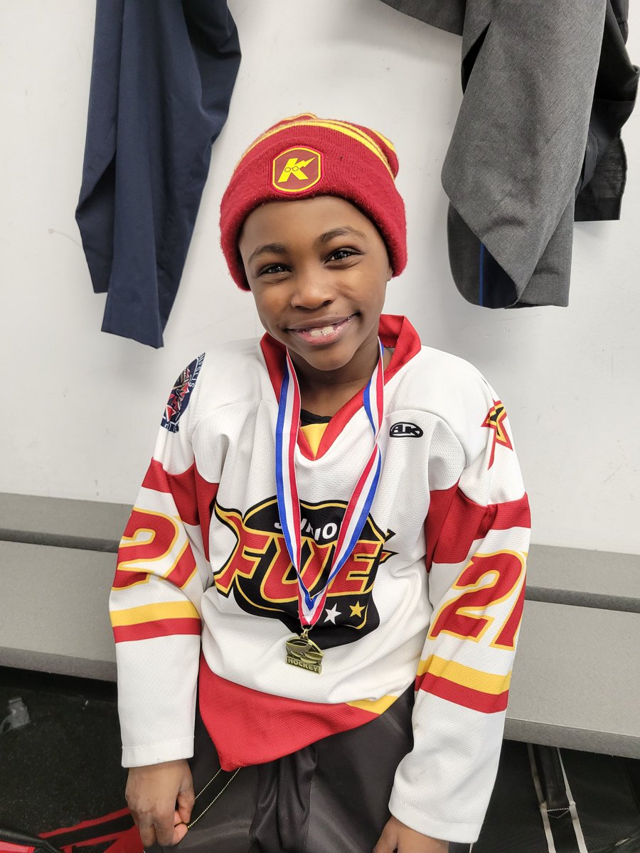 3yearoldskater's tweet photo. Came up short of qualifying for the championship game. Helluva mite career. On to full ice!
#HockeyIsForEveryone https://t.co/pdEzQmLvuI