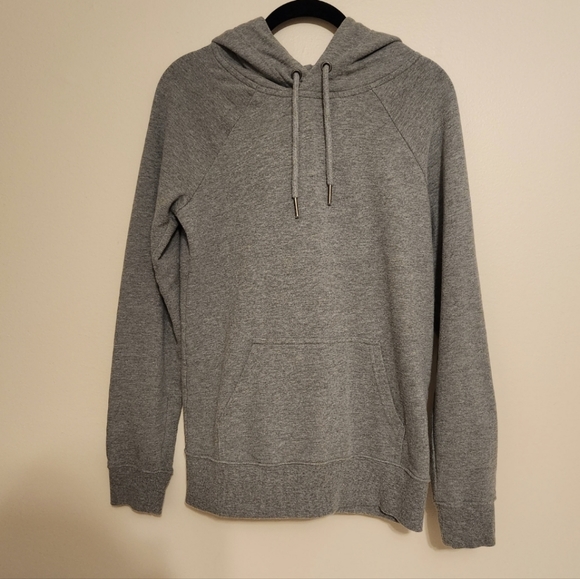 olsenlaura55's tweet photo. So good I had to share! Check out all the items I'm loving on @Poshmarkapp #poshmark #fashion #style #shopmycloset #jcrew: https://t.co/29XrgGdhjq https://t.co/7v6BJBCZZO