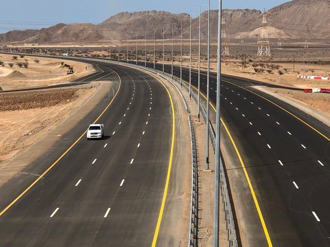 OmanNewsAgency's tweet image. وزارة النقل والاتصالات وتقنية المعلومات تطرح الأعمال المتبقية من مشروع طريق الشرقية السريع /الجزء الثاني – المرحلة الثانية/ أمام عدد من الشركات العاملة في مجال الطرق من الفئة الممتازة، والذي يبدأ من ولاية #الكامل و #الوافي وينتهي بولاية #صور بمحافظة جنوب #الشرقية.
#العُمانية